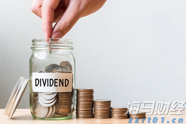 特朗普称美将对芯片和半导体征收约100%的关税