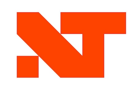 贵港港—南沙港内外贸集装箱同船运输业务启动