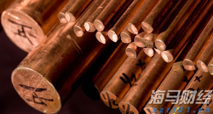 湛江边检站保障40万吨级转子帆加装船安全靠泊